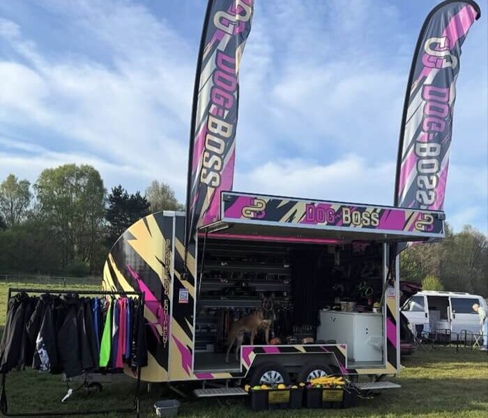 Graphics4U Mobile shop front signage and flags